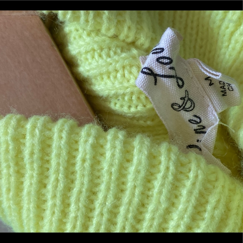 NEON 💛 Cut Out Ribbed Sweater - Picture 5 of 5